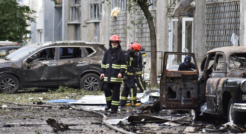 Fronttól távoli ukrán városokat támadtak az oroszok, 2 ember meghalt, 20 pedig megsebesült