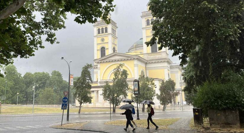 Zivatarveszély miatt adott ki riasztást Hevesre, jég is jöhet