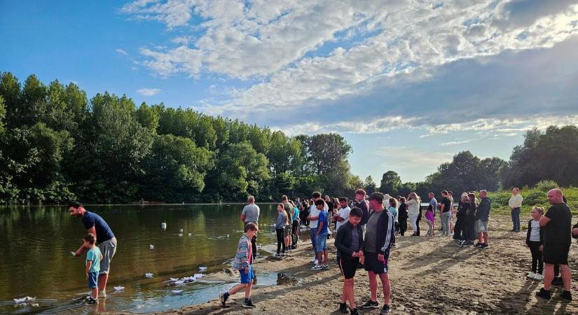 A folyó áldozataira emlékeztek a Tisza-parton