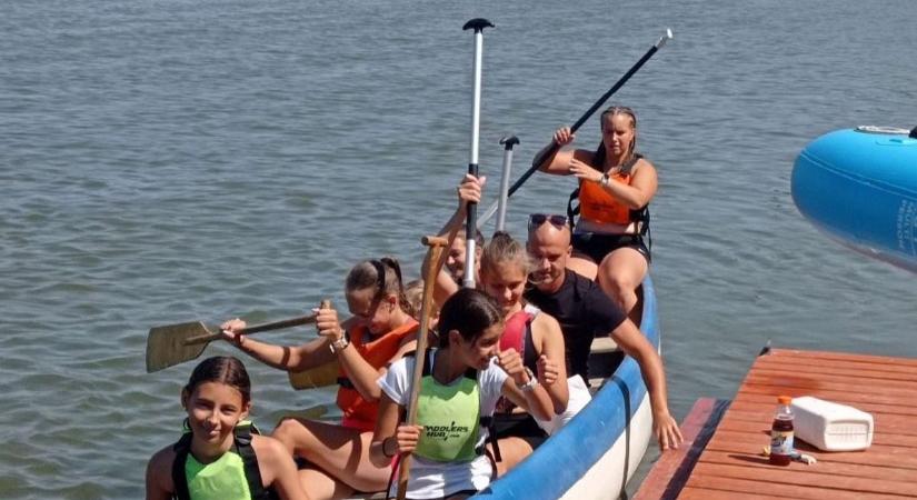 A Duna partján ünnepelte huszadik születésnapját a városi sirályok vízisport egyesülete