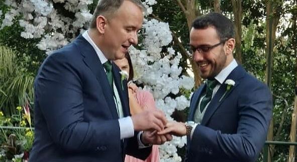 Álomesküvő Sao Paulóban: összeházasodott párjával a DK pártigazgatója