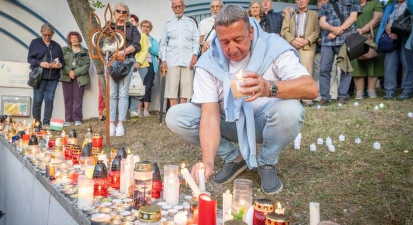 Gyertyagyújtással emlékeztek a halálra vert férfire