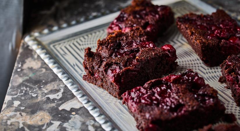 Meggyes brownie