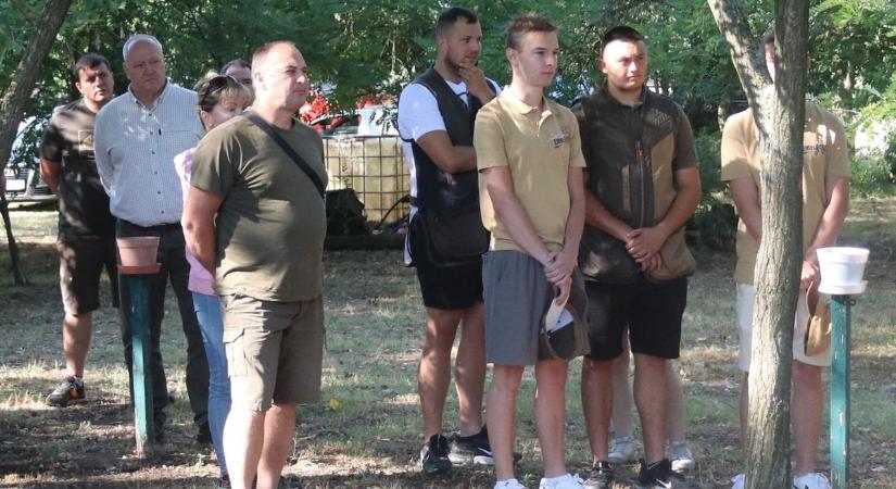 Fegyverek ropogtak a tiszakécskei Árkus-dűlőben – galériával