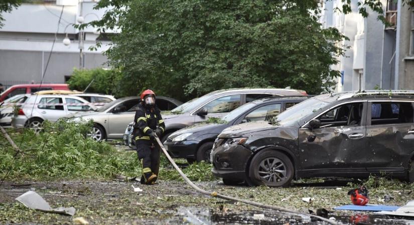 597 drónnal és 26 rakétával lőtt ukrán városokat Oroszország