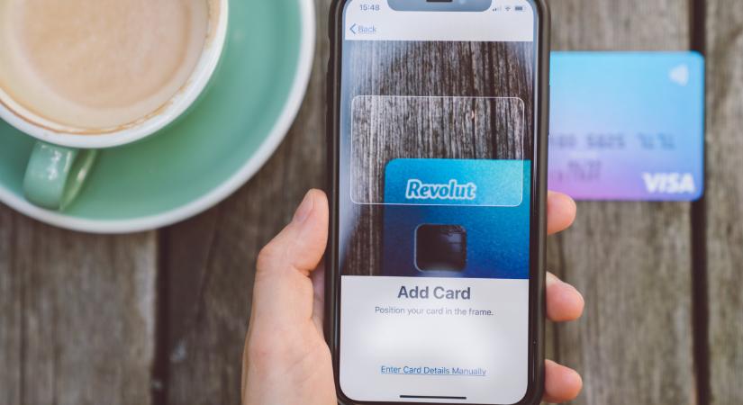 Revolut kártya, számla igénylés: számlára utalás ideje, díja, pénzfelvétel költsége