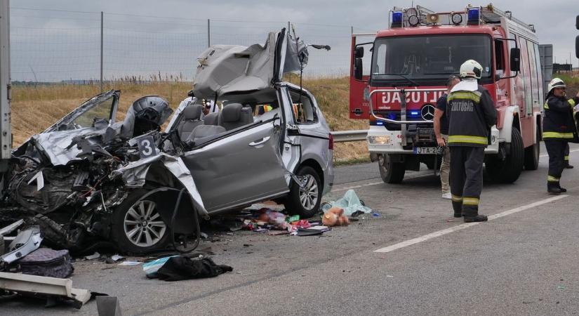 Brutális videó terjed: így végződhet egy utazás biztonsági öv nélkül