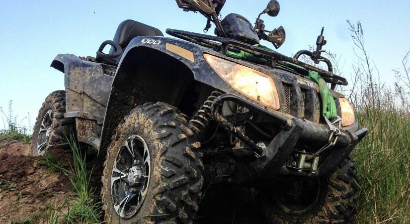 Felborult az ATV-vel: életét veszítette egy 80 éves férfi