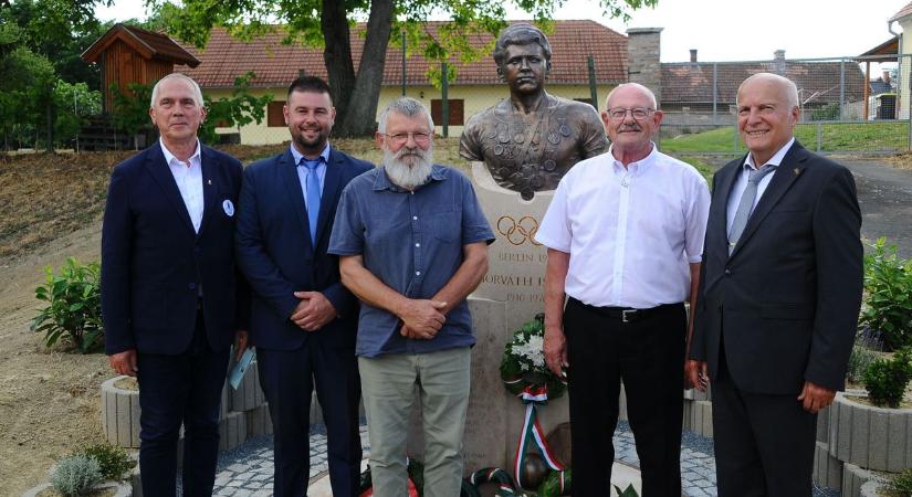 Olimpikon szülöttére emlékezett a kis zalai falu. Mellszobrot avattak az egykori súlydobó tiszteletére (galéria)