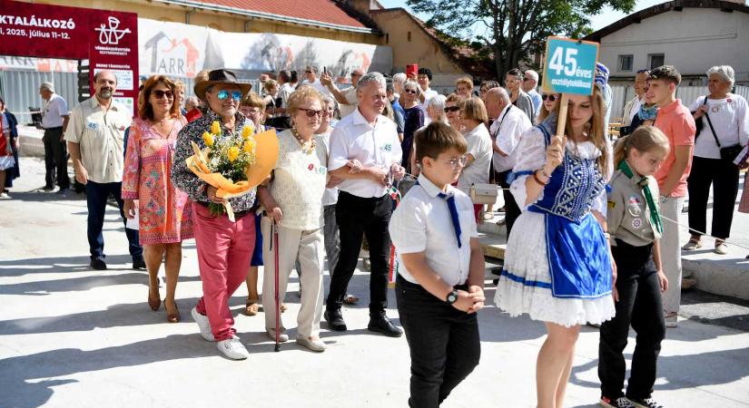 Újra találkoztak a régi cimborák Szatmárnémetiben – Ez már a 33. Véndiáktalálkozó volt
