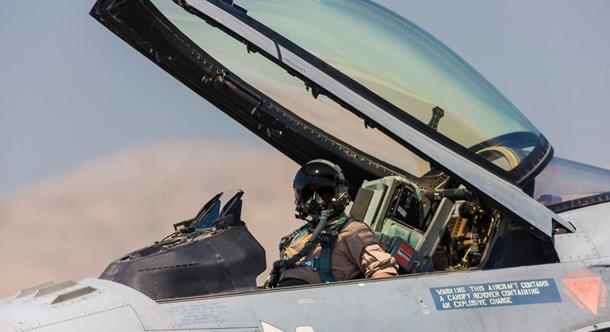 Csehország nyolc ukrán F-16-os pilótát képez ki
