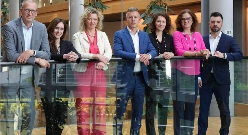 „Elmagyarázták”, hogy az átlagbért a nagy jövedelmek húzzák felfelé, miközben a vagyonnyilatkozataik szerint többmilliós fizetéseik vannak