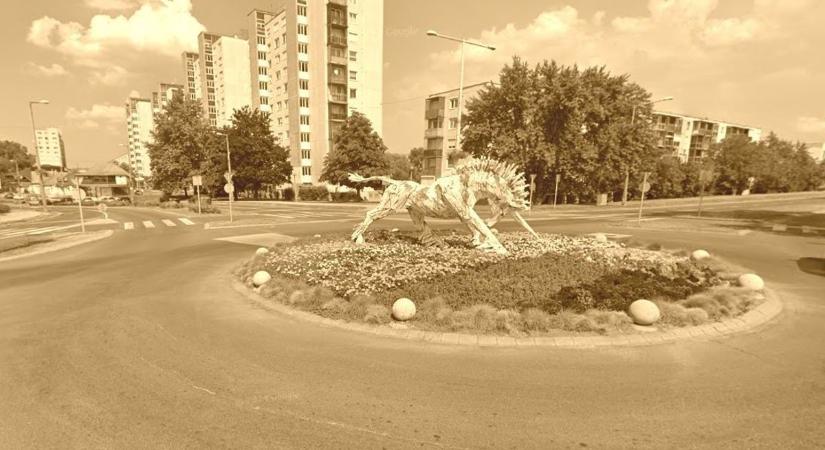 Kolorcity unikornisa is nagyot nézett, mikor ez az autós behajtott a körforgalomba  fotó!