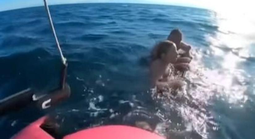 Elsodródott magyar turistákat mentett ki a tengerből egy görög sárkányszörfös (VIDEÓ)