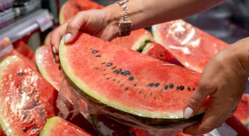 4 tipp, amivel kiszúrhatod a legfinomabb görögdinnyét a boltban: ne csak kopogtasd