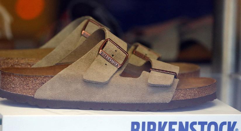 Alig különböznek az eredetitől: így csapnak be a márkás papucsokkal