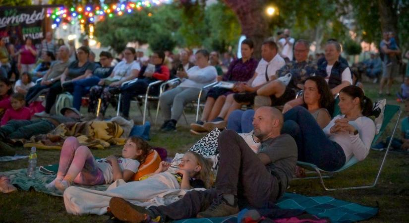 Élettel telt meg a Radó-sziget, filmvetítés várta a győrieket - fotók