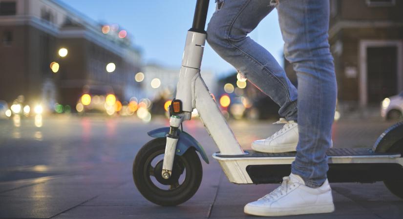 „Ha csak egy kicsivel nagyobbat kapok az aszfalttól, már nem vagyok itt” – súlyos rollerbalesetet szenvedett a 15 éves Márk