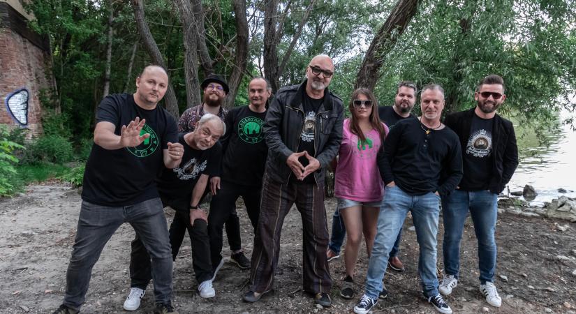 40 éves a Ladánybene 27: még Carlos Santana is játszani akart a magyar reggae királyaival