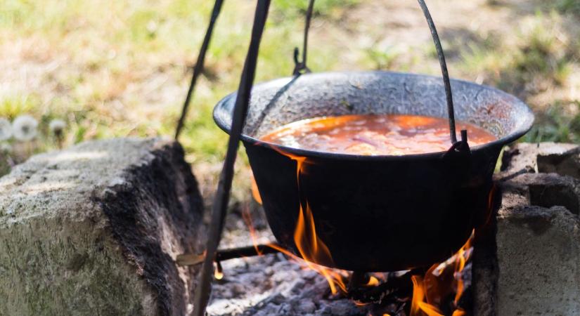 Bográcsozás: összerottyantja a társaságot