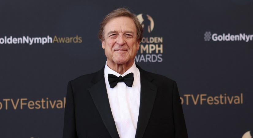 John Goodman olyan súlyos sérülést szenvedett a forgatáson, hogy nem bírt lábra állni – Sürgősségi műtéten esett át