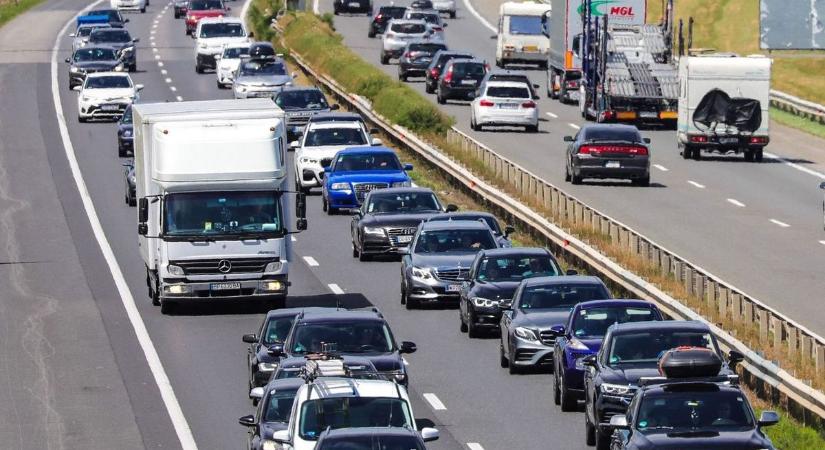 Az M3-as egyik csomópontjánál alakul a káosz