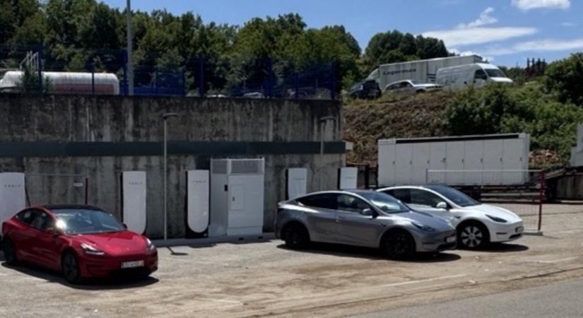 Megérkezett a Tesla hatalmas akkumulátora Horvátországba