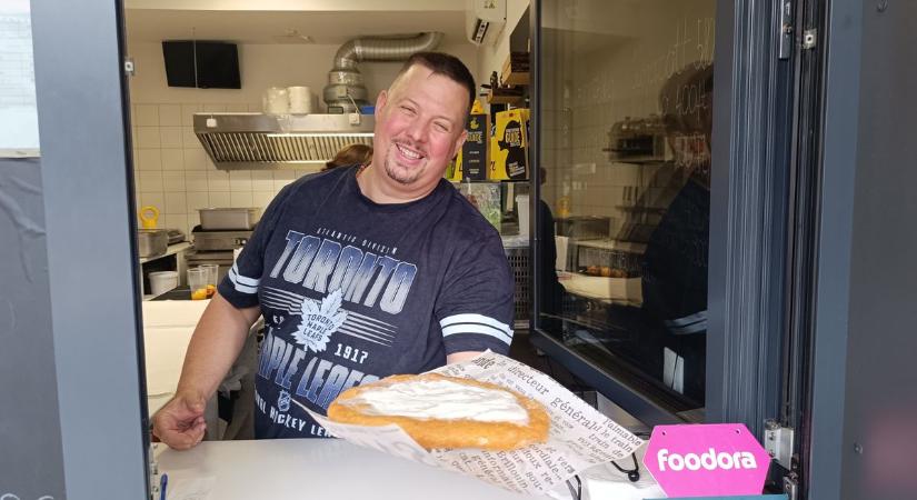 Kipróbáltuk az Év Lángosozóját - Gergő kedvencét is megkóstoltuk