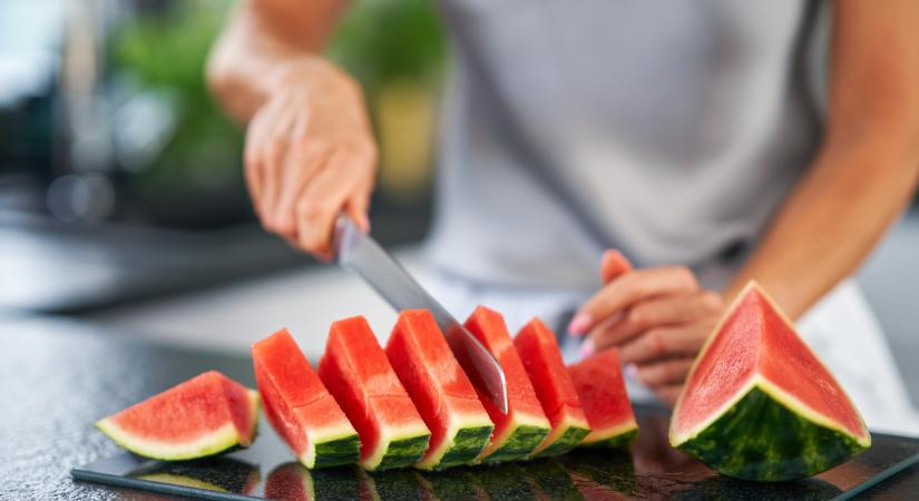 Soha többé ne dobd ki a görögdinnye héját, csak tedd be egy órára a sütőbe