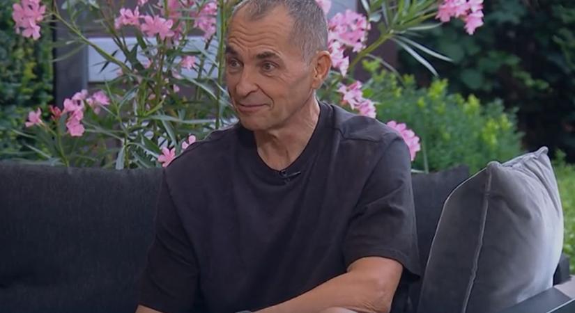 „Szokás szerint hülye voltam” - Stúdióból vitték egyenesen a műtőbe a közkedvelt műsorvezetőt – Videó