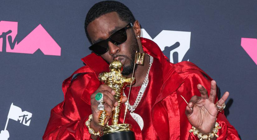 A sötét lelkű hiphopmogul partijain fehér volt a kötelező viselet