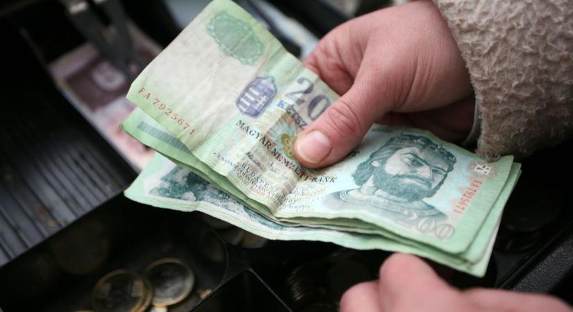 Van ilyen papír kétszázas nálad? Nézz, körbe, most akár 100 ezer forintot is kaphatsz