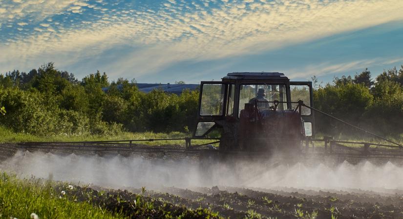 Permetezőgép nyomta agyon – Meghalt egy fiatal gazda