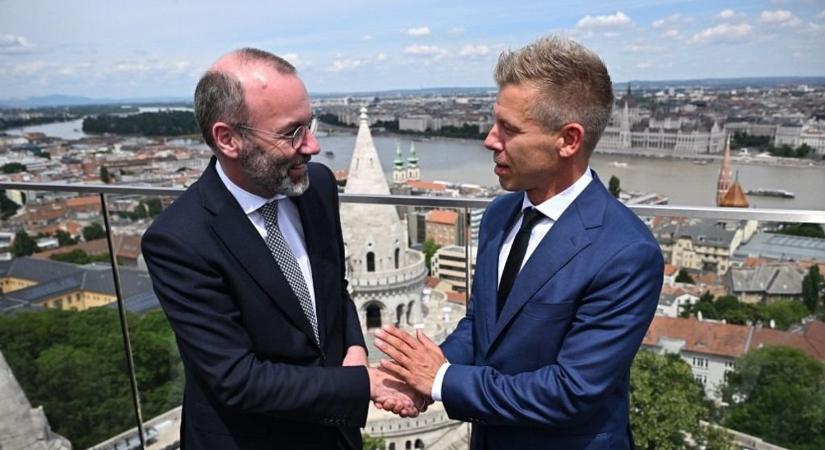 Szavakban határvédelem, tettekben kvóta – Magyar Péter pártja rendre Brüsszellel szavaz a migrációról
