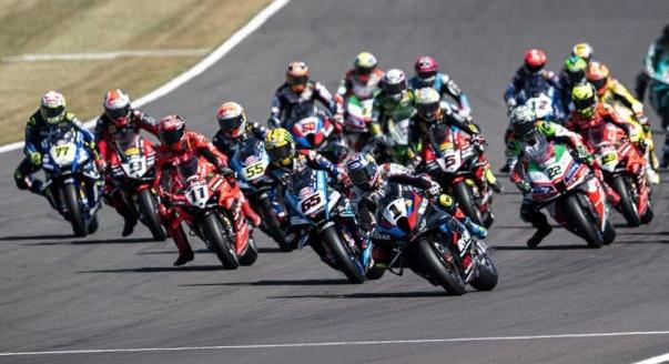 WSBK: Razgatlioglu újabb triplával tört az élre