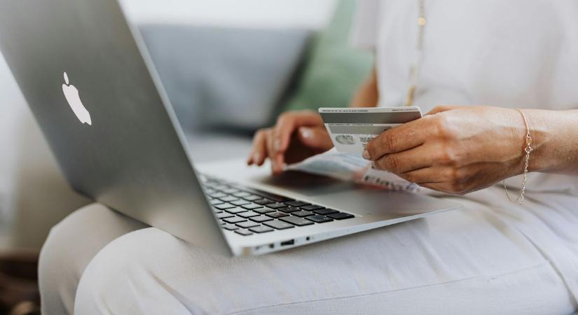 Itt a problémás webshopok feketelistája, ezekről tuti ne rendelj
