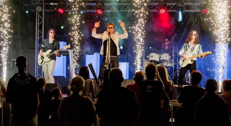 XXXIV. Büki Aratóünnep - Holdeső zenekar és Balázs Pali nagykoncert a Termál téren