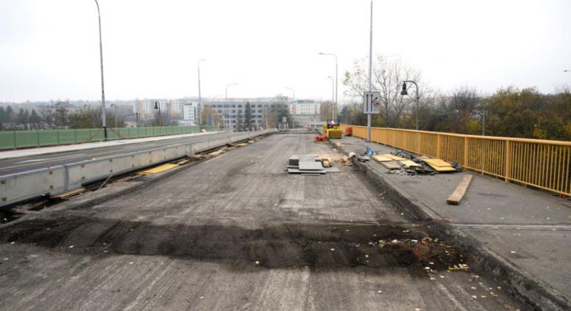 A Szlovák Útkezelő Társaság felújította a Vág fölött átívelő közúti hidat Vágsellyén