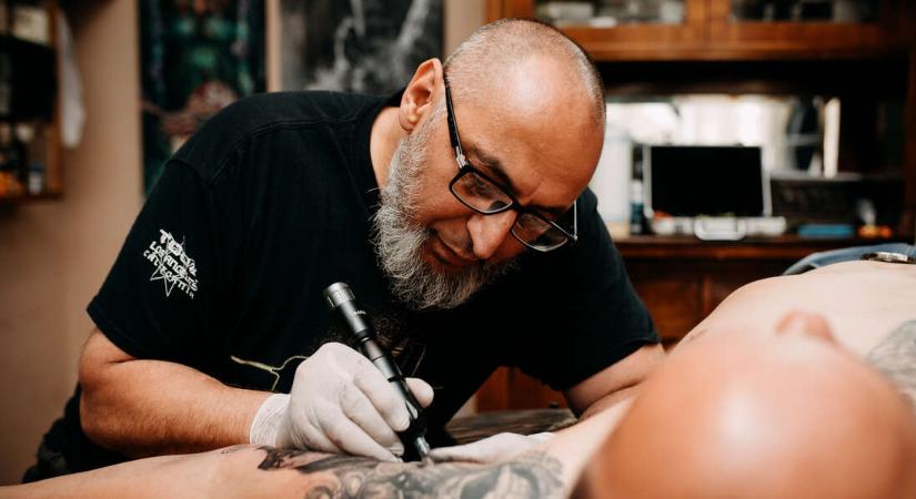 Sárközi Zsolt tetováló: A test már nem számít templomnak, ami szép lassan épül