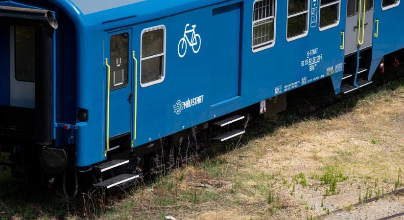 Újra kellett éleszteni egy utast a soproni InterCityn