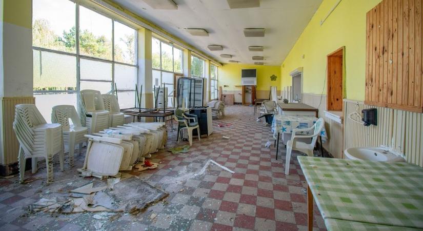 Talán te is jártál ebben a balatoni táborban – ma így fest az elfeledett üdülő