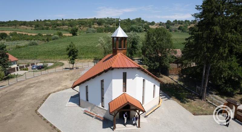 Új református templomot szenteltek Nyárádszentbenedeken