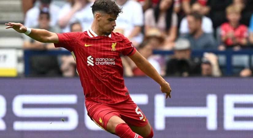 Elaléltak a szurkolók tőle, Kerkez Milos megérkezett Liverpoolba