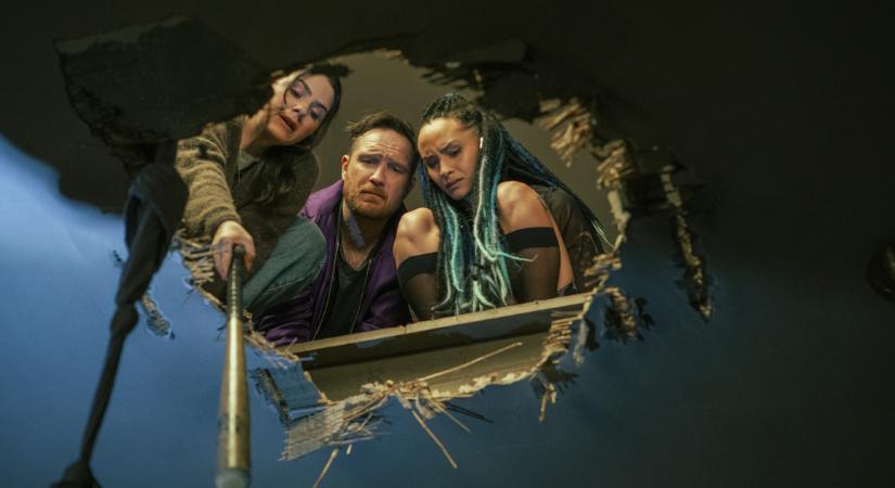 Most mindenki ezt az új filmet nézi a Netflixen, pedig egy agyzsibbasztó hülyeség az egész