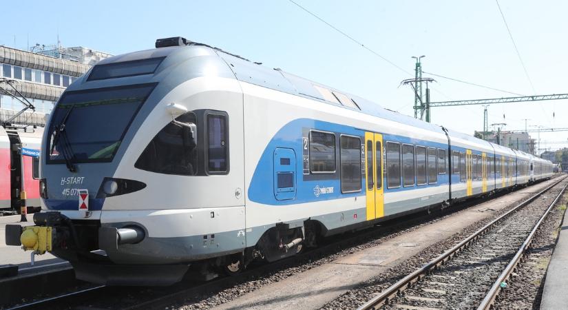 A MÁV szerint nem az utasuk volt, akit újra kellett éleszteni ma a tatai állomáson