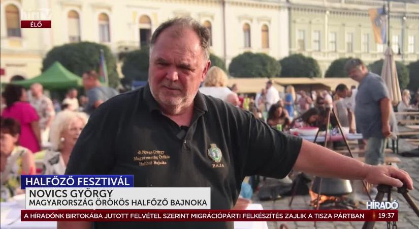 Több száz bográcsban főtt a tradicionális bajai halászlé a Duna-parti városban  videó