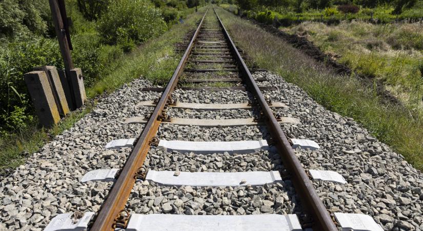 Holtan találták a körösladányi váltókezelőt az őrhelyén