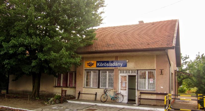 Gyászolnak a MÁV dolgozói: holtan találtak a váltókezelőre ma hajnalban a vasutasok a körösladányi állomáson