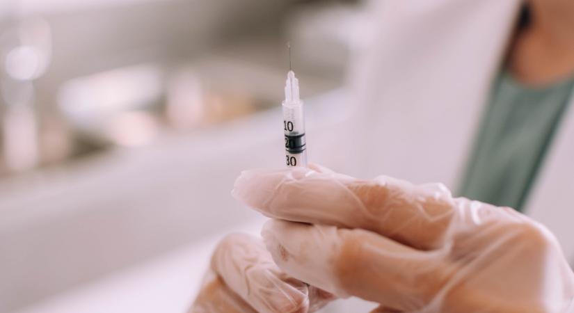 Az Európai Unió nincs kapcsolatban kínai vakcinafejlesztővel