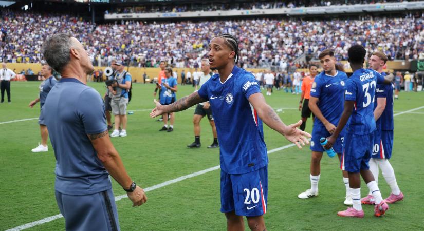 Balhé: Luis Enrique leütötte a Chelsea gólvágóját